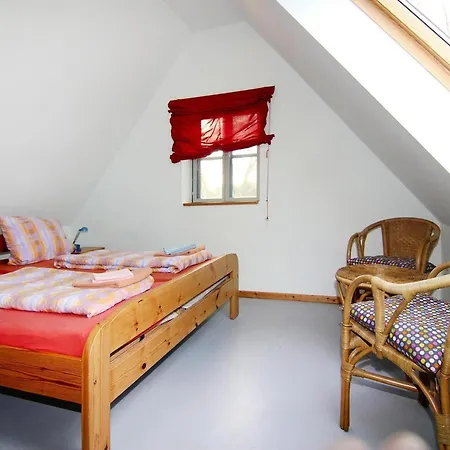 Im Hafendorf Auf Ruegen Tatil Evi Vieregge